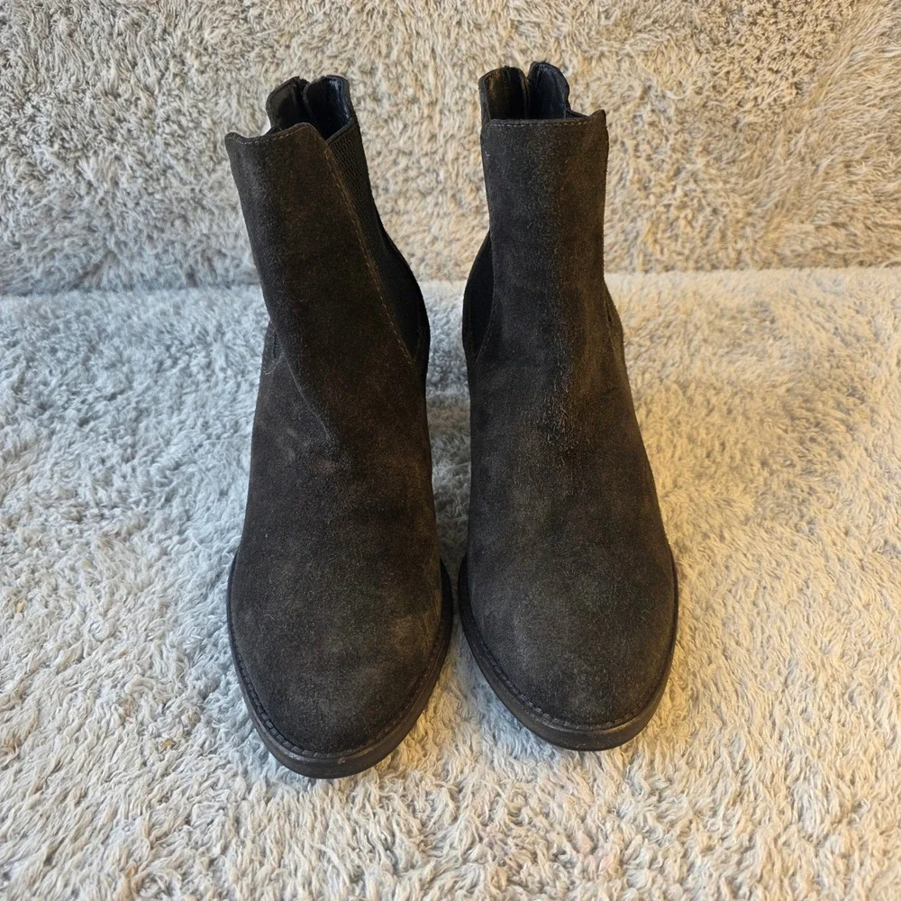 AQUATALIA Women's Suede Chelsea Ankle Boots Block Heel Back Zip Gray Size 9‎